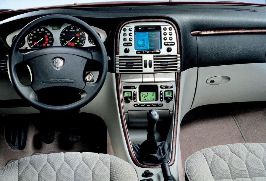  Lancia Lybra 1999 года  (фото 49 из 67)